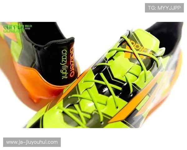 儿童F50高帮足球鞋助力小球员飞跃梦想提升运动表现